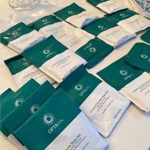 Optavia Fuelings Chocolate Shake and Mocha shake mix 17